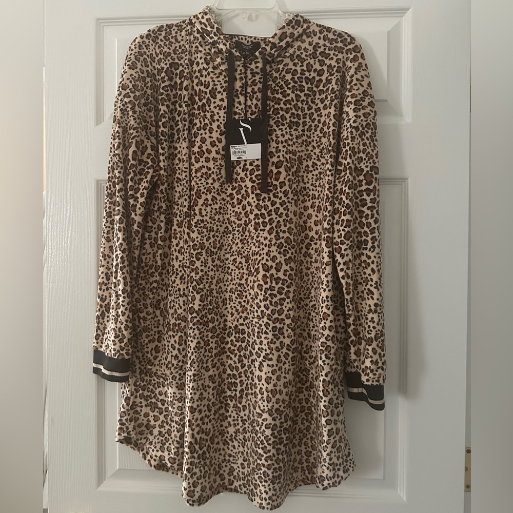 NWT Vera Wang Leopard Print Hoodie Dress